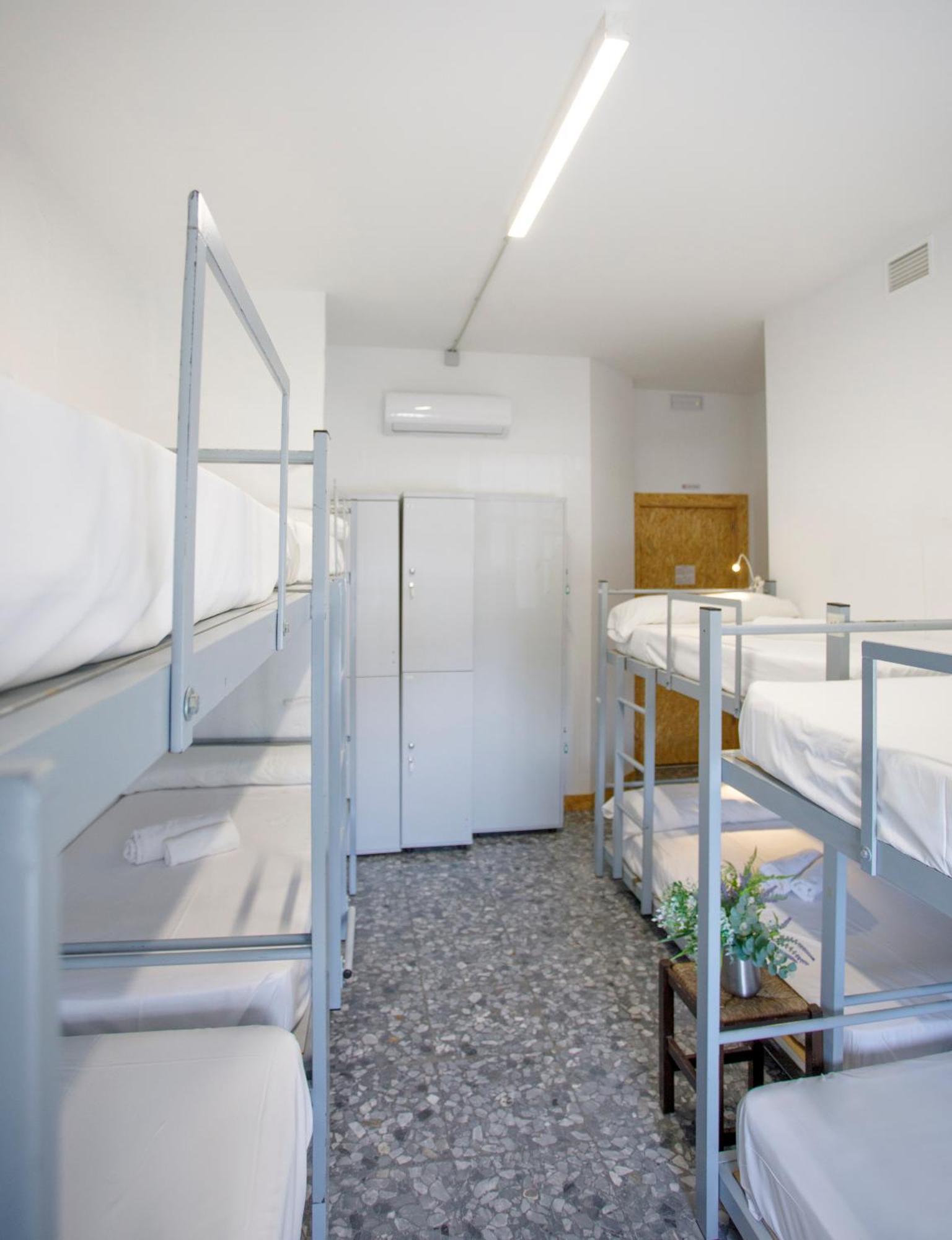 Italica Hostel Santiponce Esterno foto